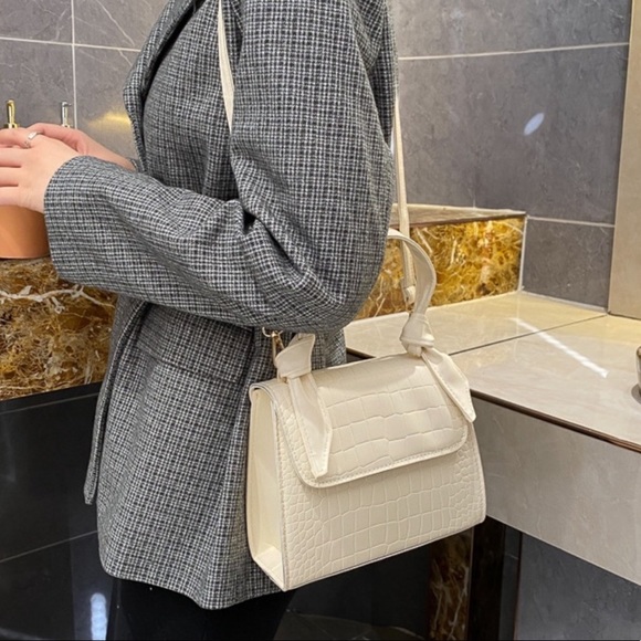 3/$25 Faux Crocodile White Handbag Crossbody Purse - Picture 3 of 3